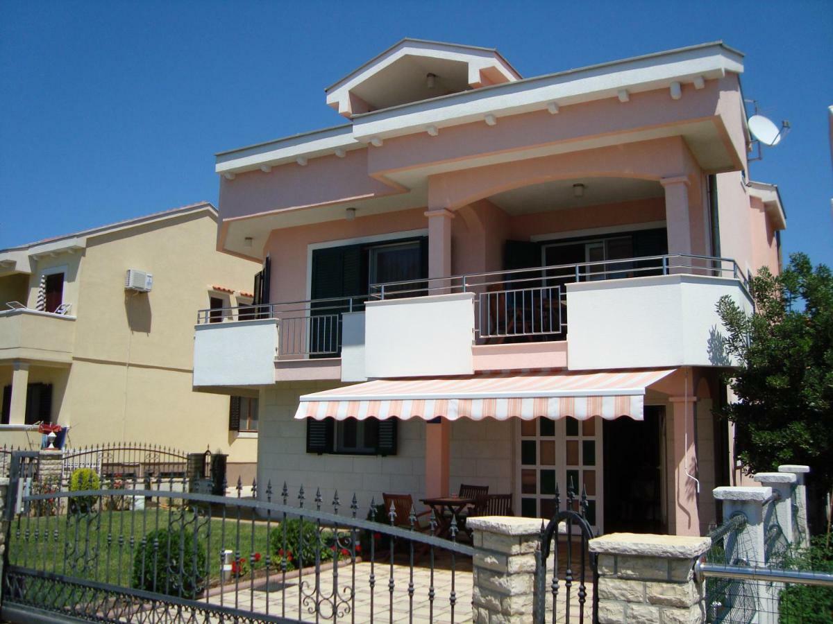 Apartman Strk Sukošan Exterior foto